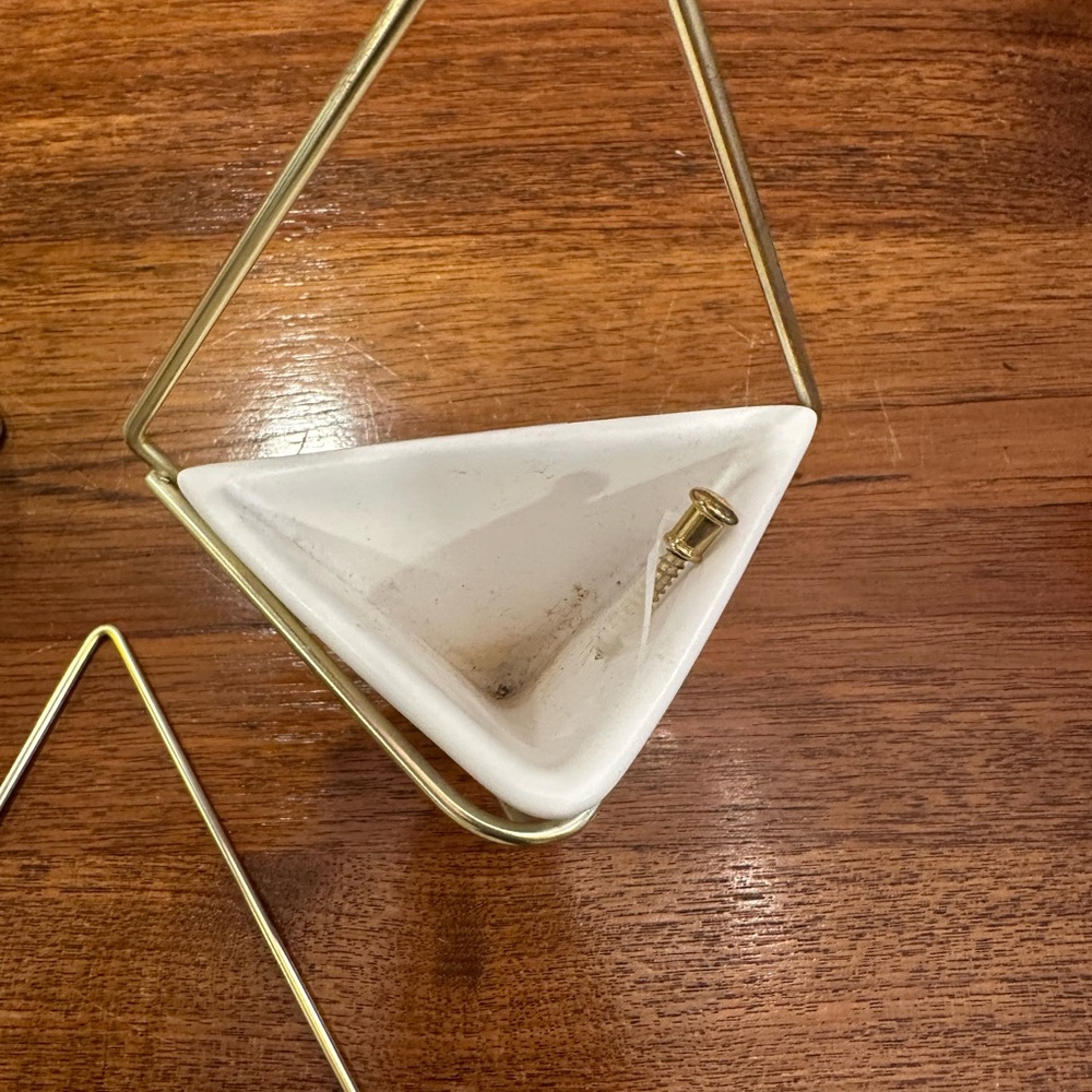 EUC/New Set of 3 Geometric White and Gold Wall Planters - Picture 3 of 7
